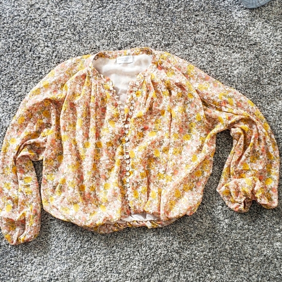 Dress Forum| Cropped Button-Up Floral Blouse - Picture 1 of 4